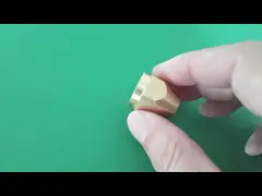 Fittings en laiton forgé avec écrous de bouche courts et élargis pour les connexions de tuyaux en cuivre